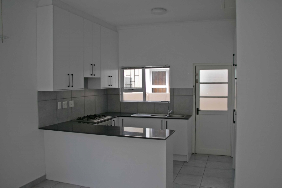 To Let 3 Bedroom Property for Rent in Somerset Ridge Western Cape